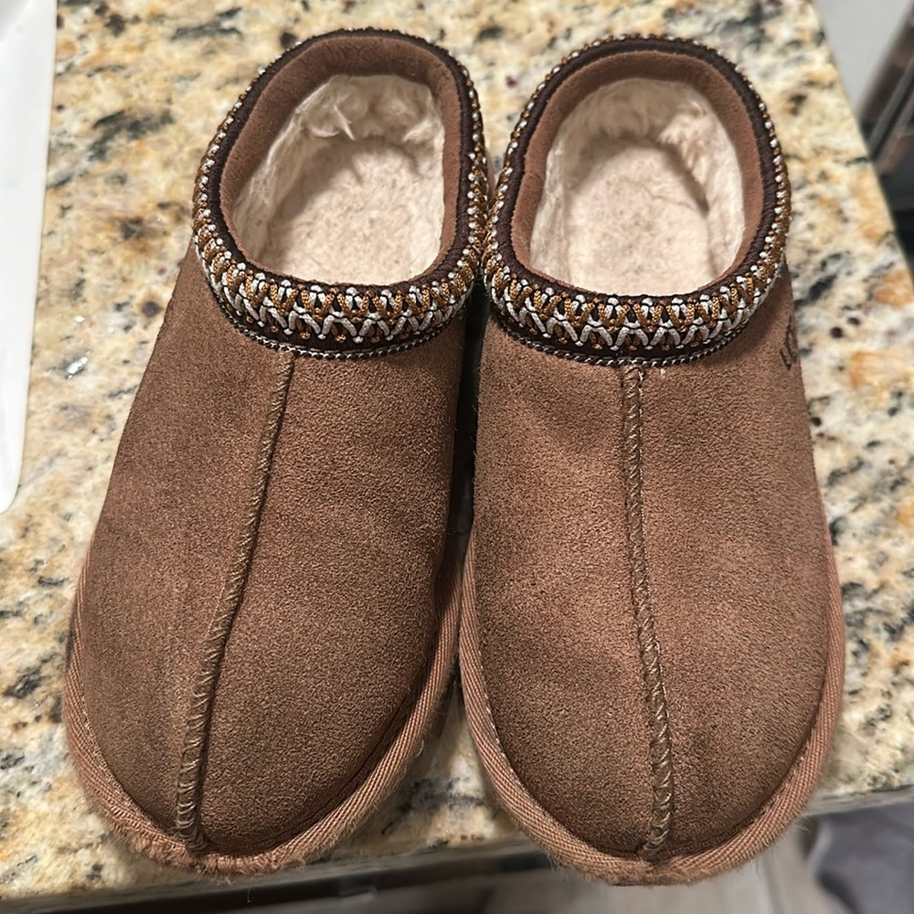 Girl UGG slippers